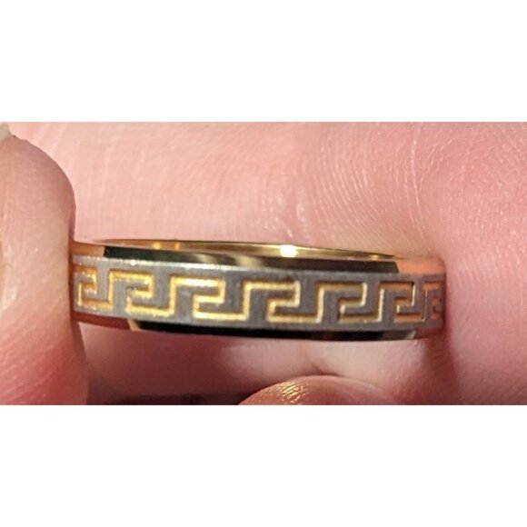Stainless Steel Greek Key Engraved Gold Tone Fashion Ring Size 6 - Picture 5 of 11